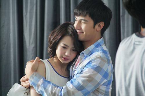 明星爱情剧情视频播放,揭秘明星爱情剧情背后的甜蜜瞬间