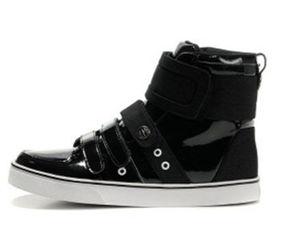 男明星的鞋,揭秘男明星们的时尚鞋履秘籍