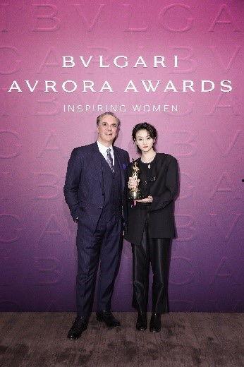 宝格丽老板吃瓜